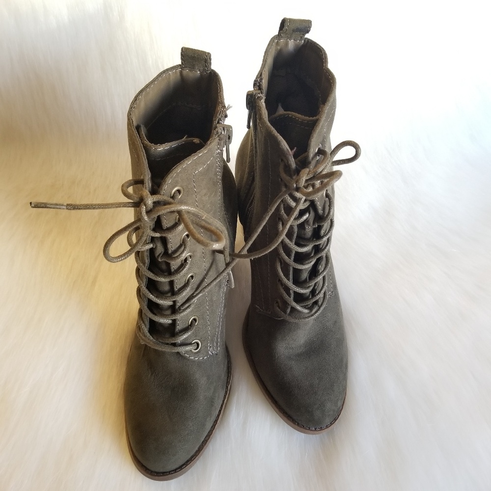 CHARLOTTE RUSSE | LEIA Ankle Booties